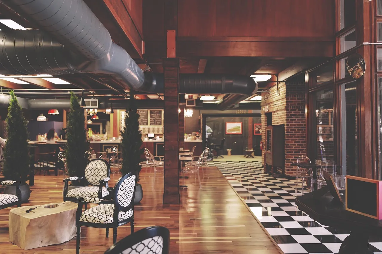 $100 Dinner Club surprising restaurant servers